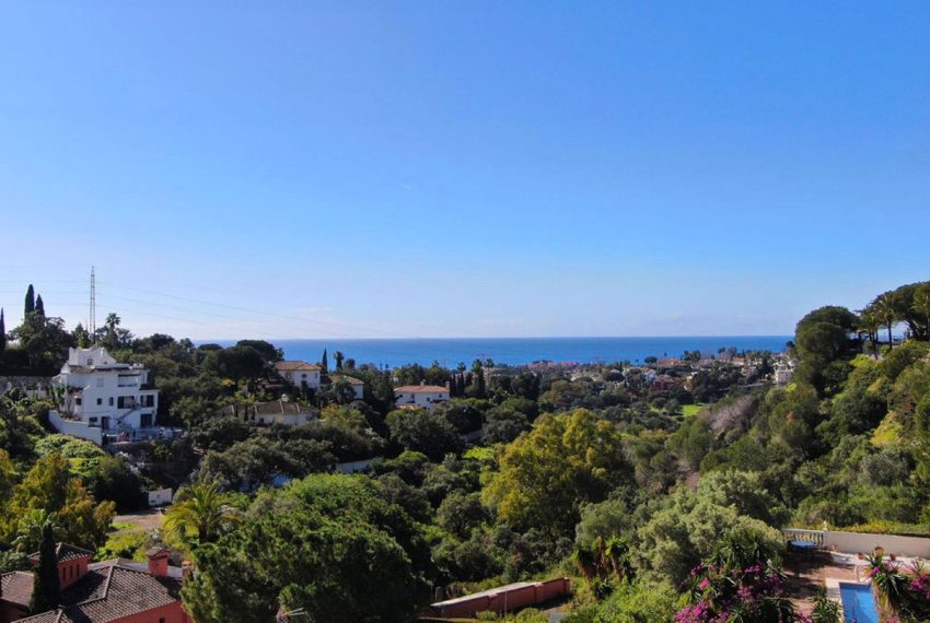 R4976098-Villa-For-Sale-Elviria-Detached-4-Beds-470-Built-2