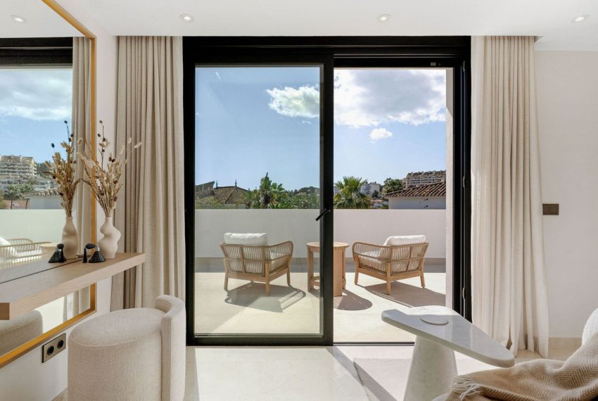 R4991242-Villa-For-Sale-Nueva-Andalucia-Detached-5-Beds-290-Built-18