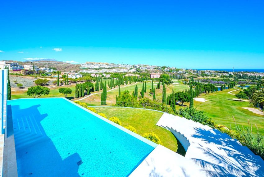 R5005957-Villa-For-Sale-Los-Flamingos-Detached-6-Beds-900-Built-3