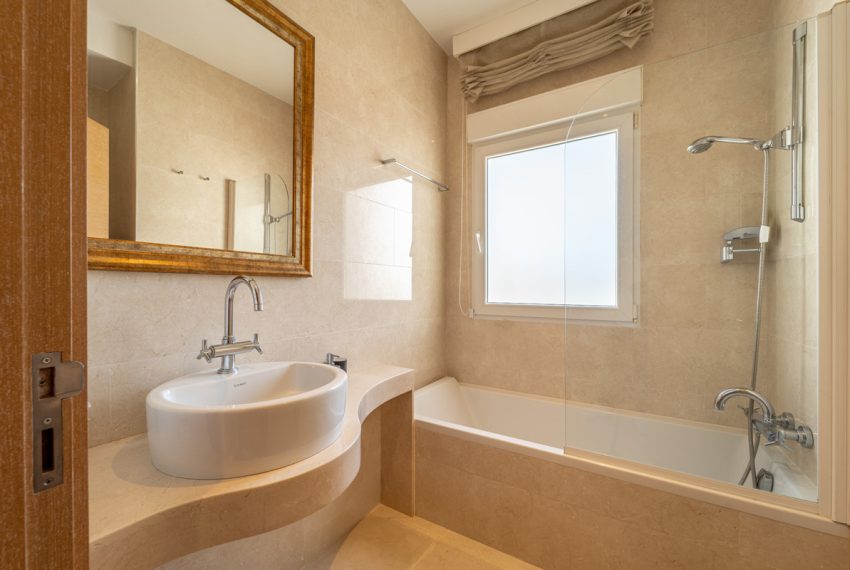 R5007982-Villa-For-Sale-Guadalmina-Baja-Detached-7-Beds-506-Built-13