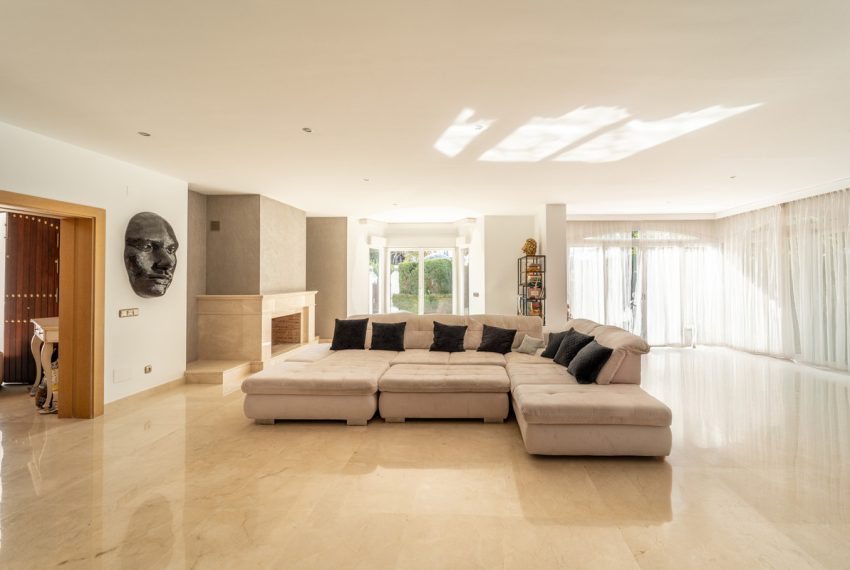 R5007982-Villa-For-Sale-Guadalmina-Baja-Detached-7-Beds-506-Built-7