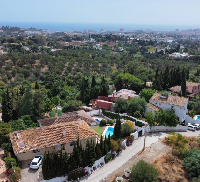 R5017090-Image 1-Detached - 6 Beds - 320 Built