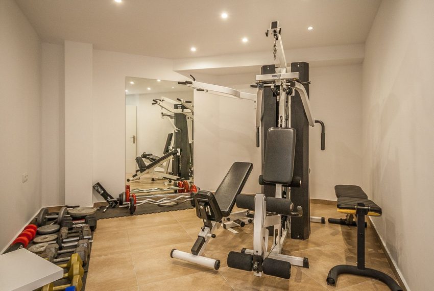 R5023975-Villa-For-Sale-Estepona-Detached-6-Beds-483-Built-19