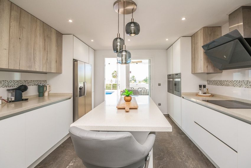 R5023975-Villa-For-Sale-Estepona-Detached-6-Beds-483-Built-3