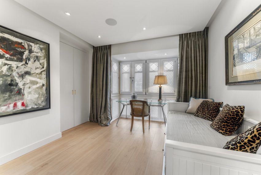 R5041411-Apartment-For-Sale-The-Golden-Mile-Middle-Floor-3-Beds-136-Built-12
