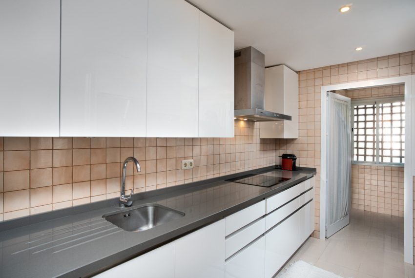 R5042464-Apartment-For-Sale-Nueva-Andalucia-Ground-Floor-2-Beds-217-Built-3