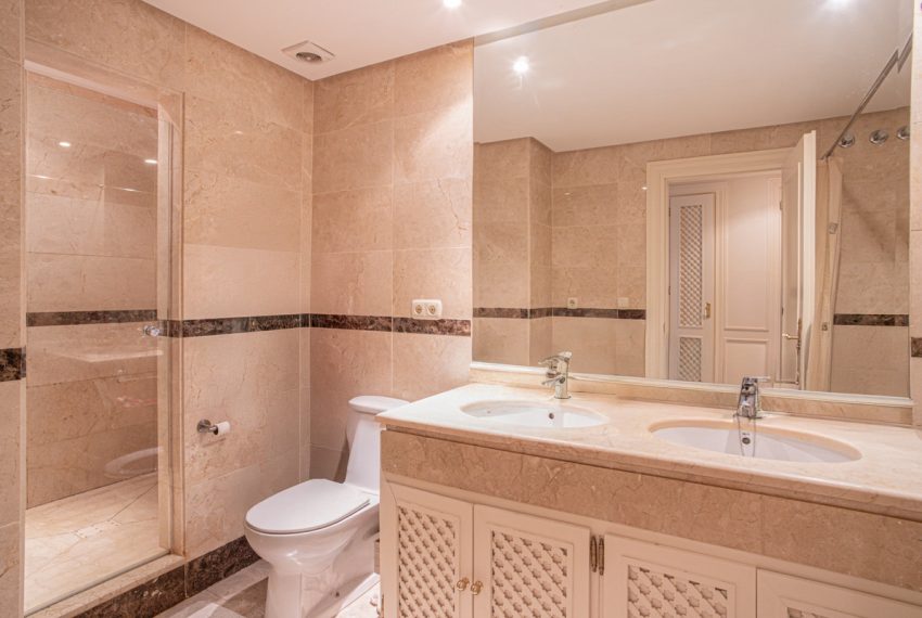 R5042464-Apartment-For-Sale-Nueva-Andalucia-Ground-Floor-2-Beds-217-Built-6