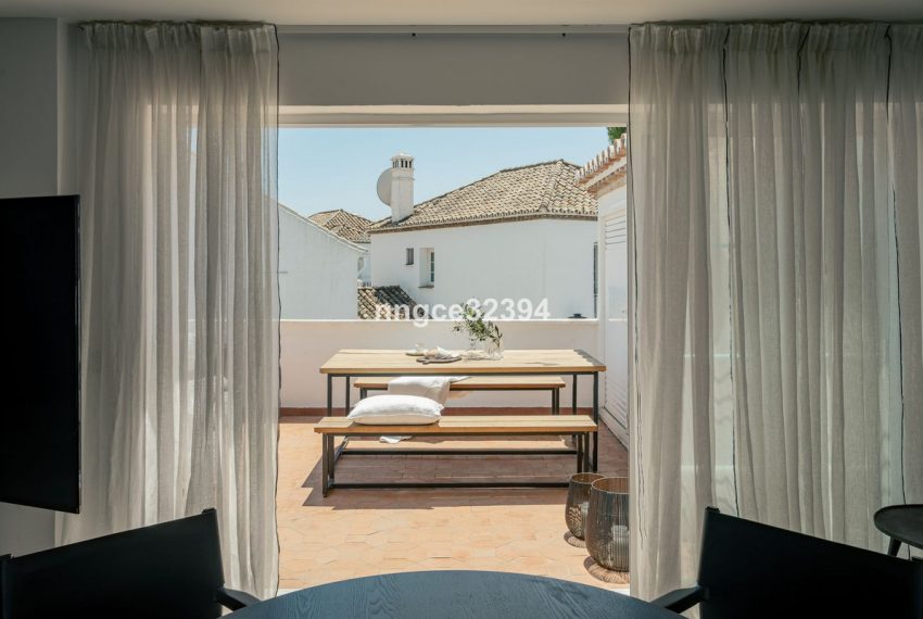 R5047696-Apartment-For-Sale-New-Golden-Mile-Penthouse-2-Beds-90-Built-4
