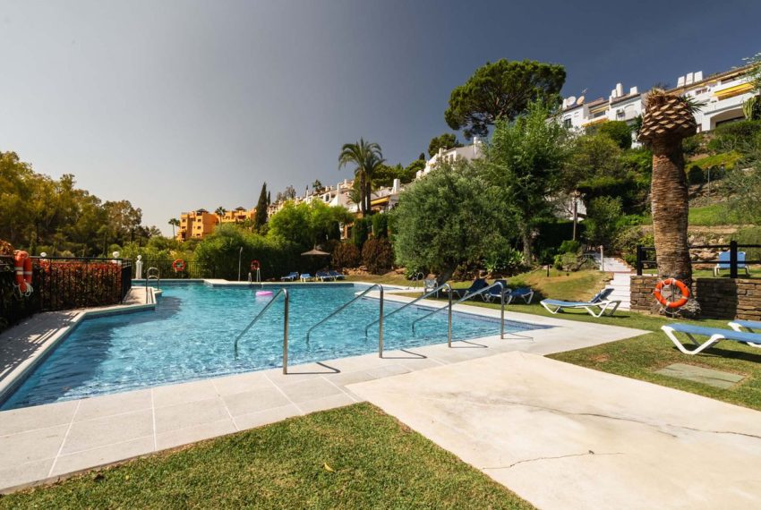 R5050198-Apartment-For-Sale-Benahavis-Middle-Floor-3-Beds-110-Built-1