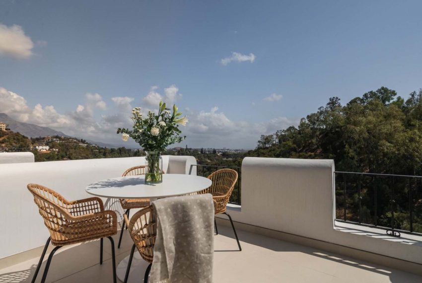 R5050198-Apartment-For-Sale-Benahavis-Middle-Floor-3-Beds-110-Built