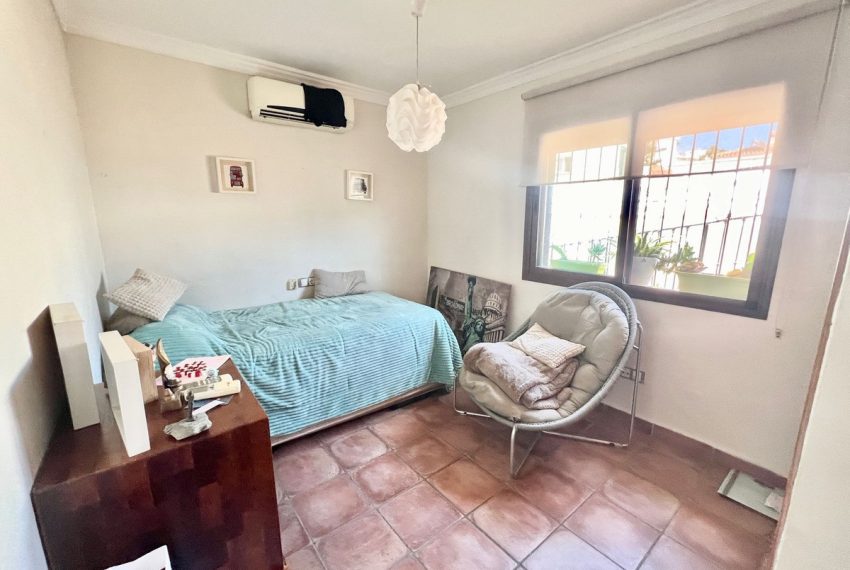 R5052439-Villa-For-Sale-Nueva-Andalucia-Detached-4-Beds-180-Built-10