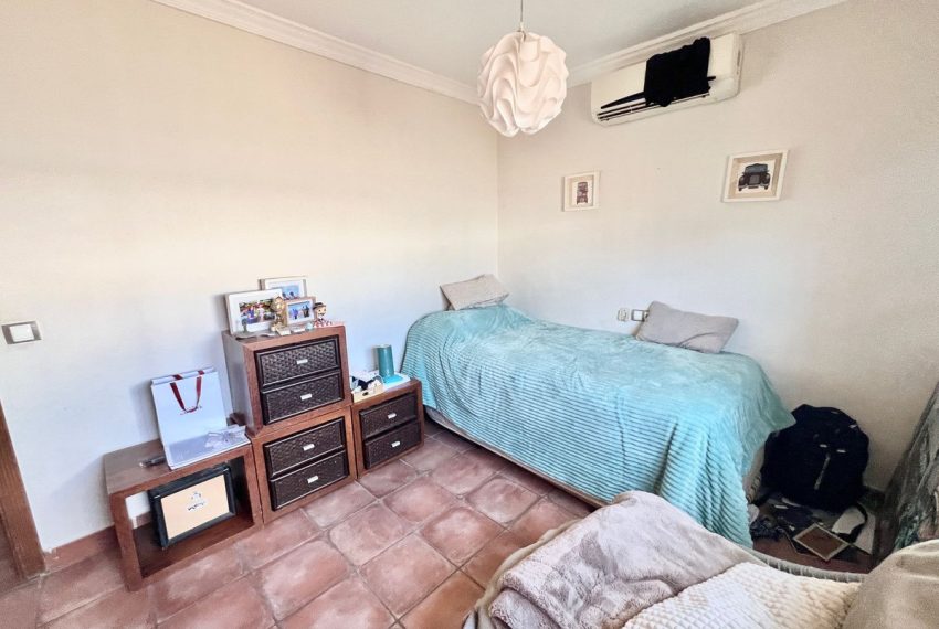 R5052439-Villa-For-Sale-Nueva-Andalucia-Detached-4-Beds-180-Built-11