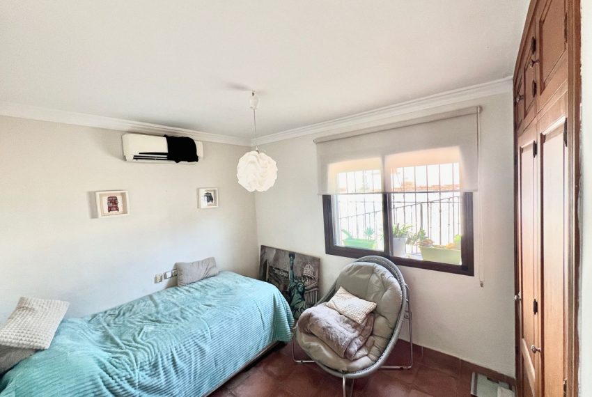 R5052439-Villa-For-Sale-Nueva-Andalucia-Detached-4-Beds-180-Built-12