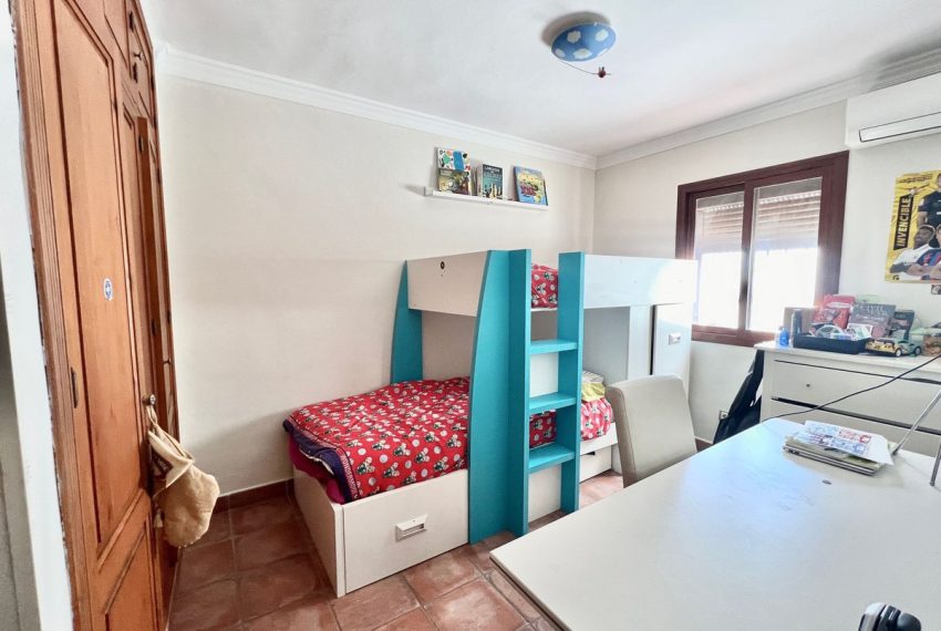 R5052439-Villa-For-Sale-Nueva-Andalucia-Detached-4-Beds-180-Built-13