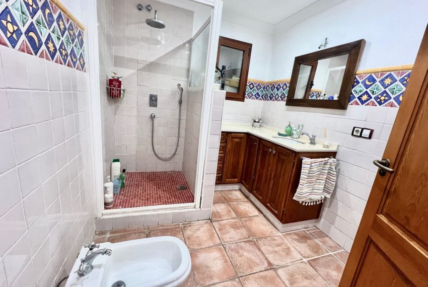 R5052439-Villa-For-Sale-Nueva-Andalucia-Detached-4-Beds-180-Built-16