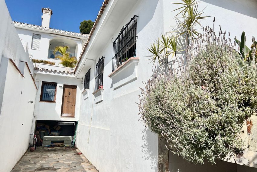R5052439-Villa-For-Sale-Nueva-Andalucia-Detached-4-Beds-180-Built-17