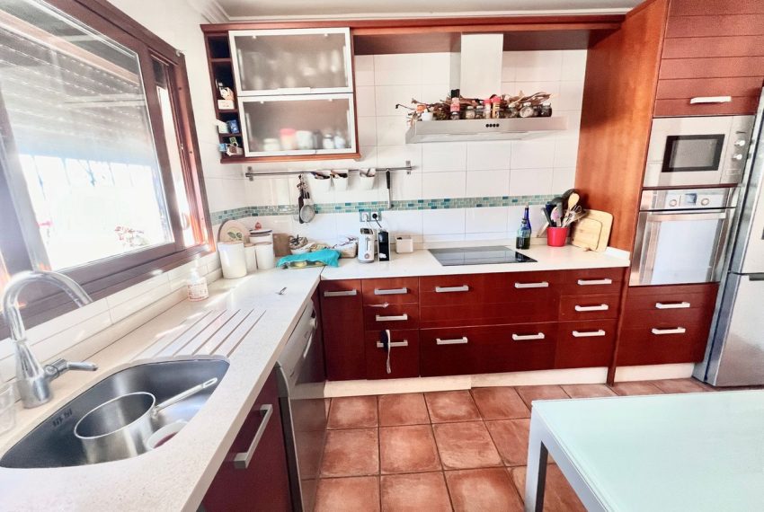 R5052439-Villa-For-Sale-Nueva-Andalucia-Detached-4-Beds-180-Built-7