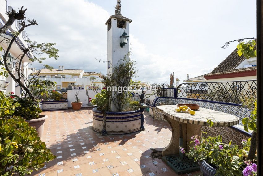R5057755-Villa-For-Sale-San-Pedro-de-Alcantara-Detached-8-Beds-500-Built-4