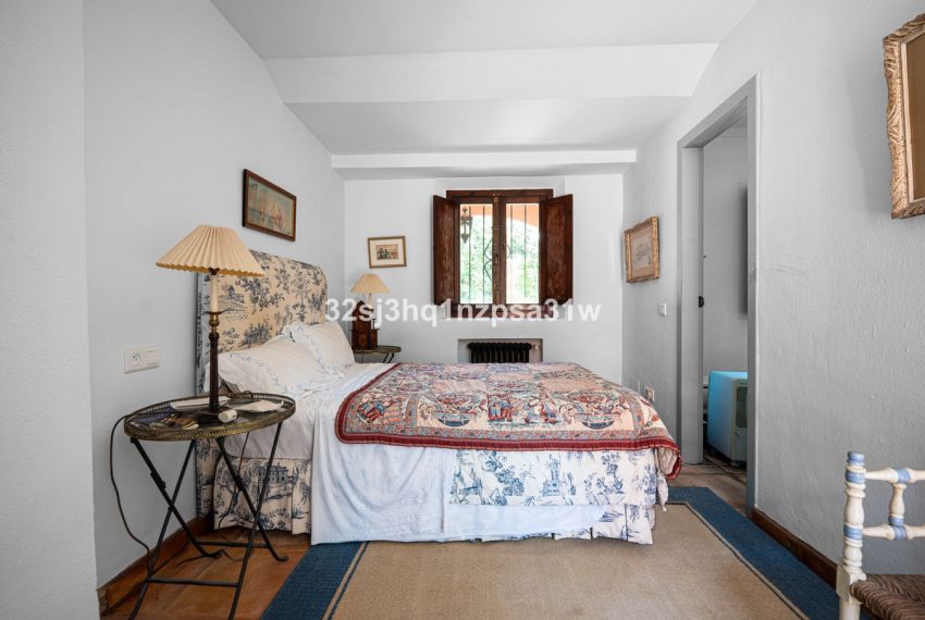 R5062681-Villa-For-Sale-Nueva-Andalucia-Detached-5-Beds-632-Built-18