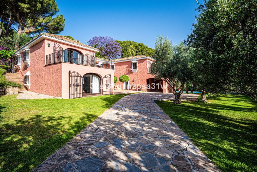 R5062681-Villa-For-Sale-Nueva-Andalucia-Detached-5-Beds-632-Built-2