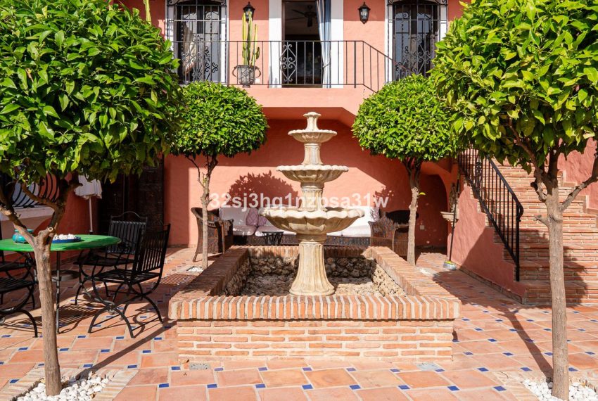 R5062681-Villa-For-Sale-Nueva-Andalucia-Detached-5-Beds-632-Built-8