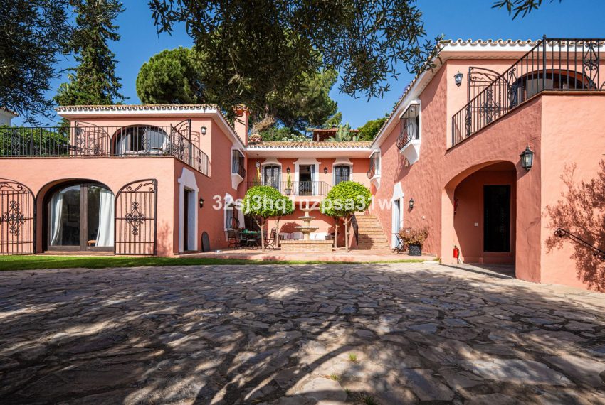 R5062681-Villa-For-Sale-Nueva-Andalucia-Detached-5-Beds-632-Built
