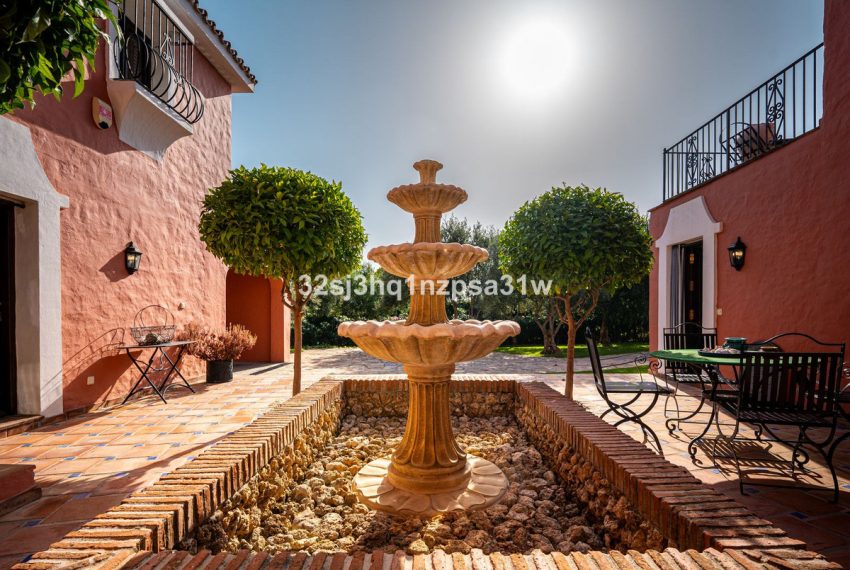 R5062681-Villa-For-Sale-Nueva-Andalucia-Detached-5-Beds-632-Built-9