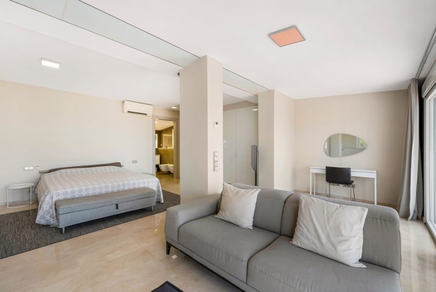 R5065318-Villa-For-Sale-Nueva-Andalucia-Detached-4-Beds-350-Built-17