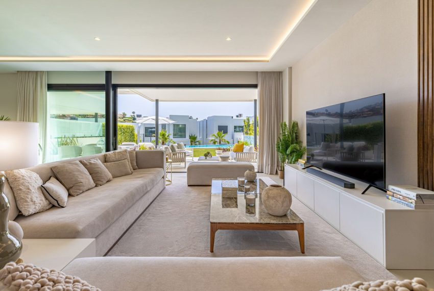 R5066854-Villa-For-Sale-Santa-Clara-Detached-5-Beds-340-Built-3