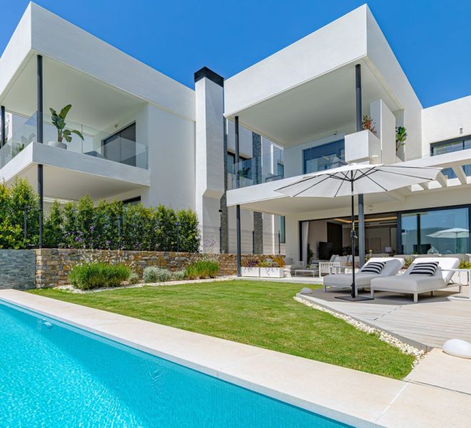 R5066854-Image 1-Detached - 5 Beds - 340 Built