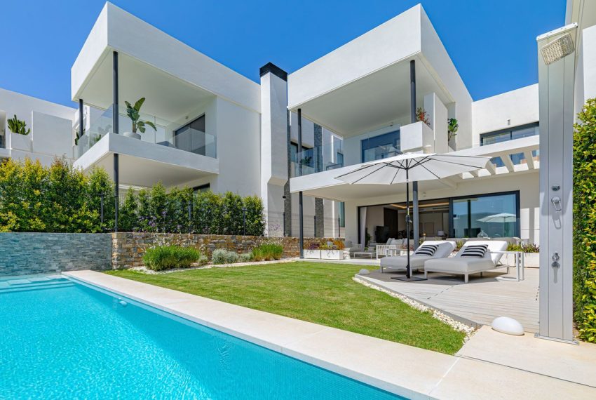 R5066854-Villa-For-Sale-Santa-Clara-Detached-5-Beds-340-Built