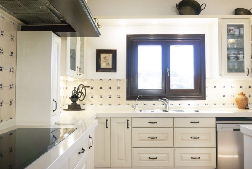 R5069938-Villa-For-Sale-Benahavis-Detached-5-Beds-700-Built-4