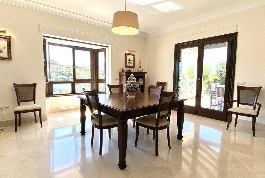 R5069938-Villa-For-Sale-Benahavis-Detached-5-Beds-700-Built-7