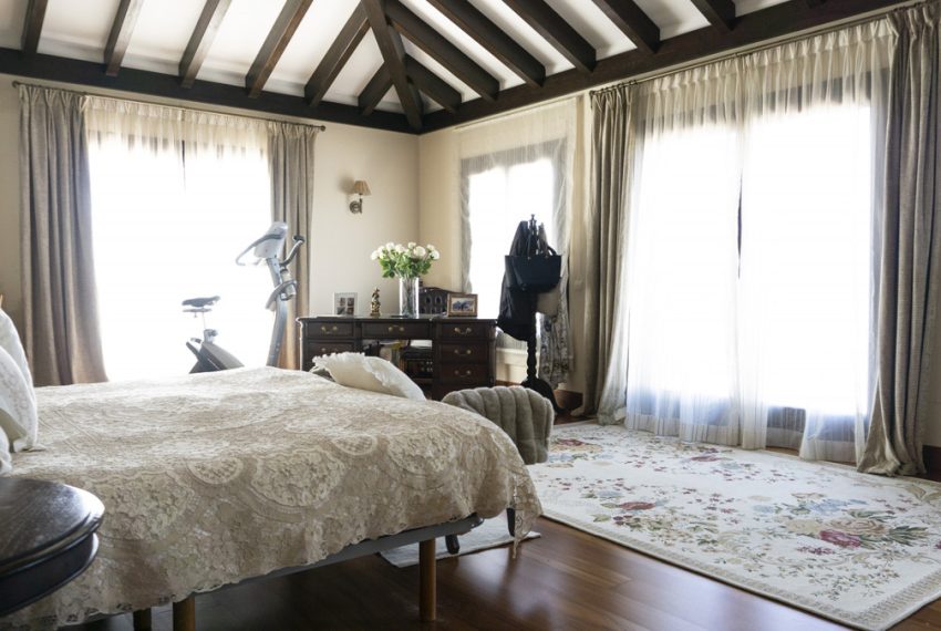 R5069938-Villa-For-Sale-Benahavis-Detached-5-Beds-700-Built-9