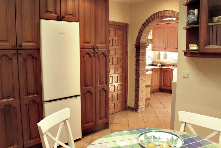 R5070868-Villa-For-Sale-Elviria-Detached-3-Beds-250-Built-11