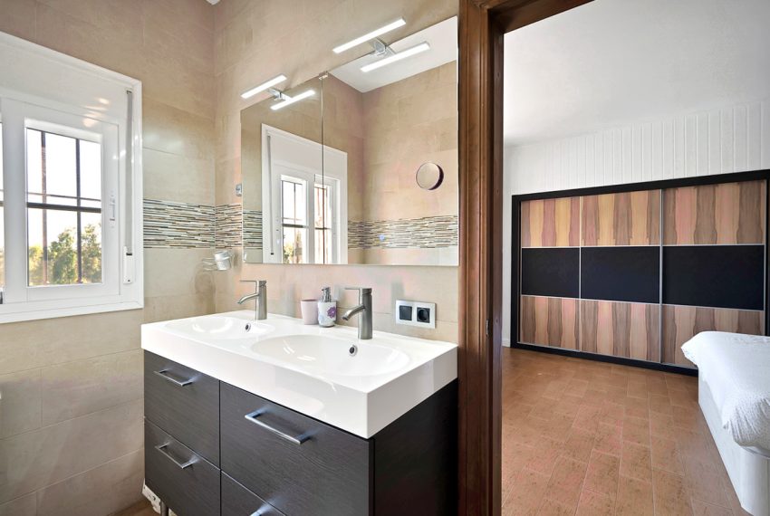 R5074588-Villa-For-Sale-Marbella-Detached-7-Beds-422-Built-16