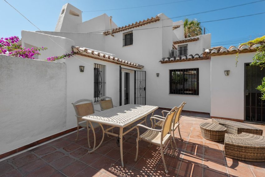 R5076907-Villa-For-Sale-Estepona-Semi-Detached-4-Beds-306-Built-12