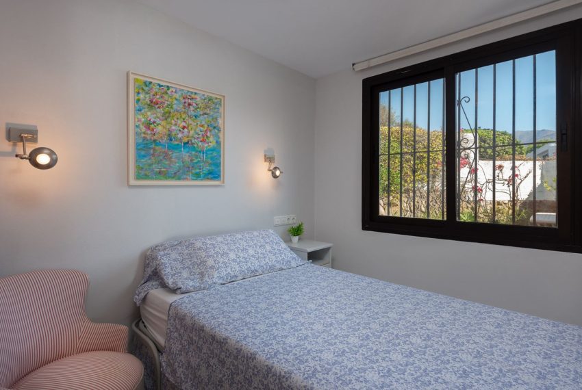 R5076907-Villa-For-Sale-Estepona-Semi-Detached-4-Beds-306-Built-16