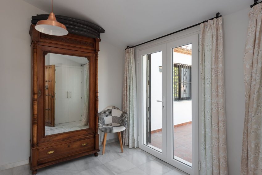 R5076907-Villa-For-Sale-Estepona-Semi-Detached-4-Beds-306-Built-18