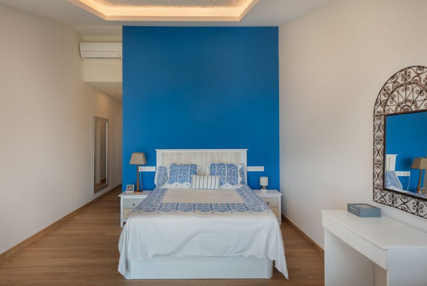 R5076907-Villa-For-Sale-Estepona-Semi-Detached-4-Beds-306-Built-9