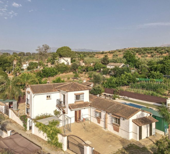 R5077336-Image 1-Detached - 5 Beds - 255 Built