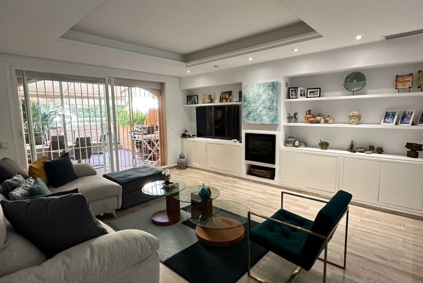 R5077666-Townhouse-For-Sale-Aloha-Terraced-4-Beds-229-Built-1