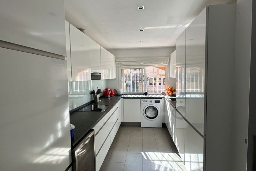 R5077666-Townhouse-For-Sale-Aloha-Terraced-4-Beds-229-Built-4