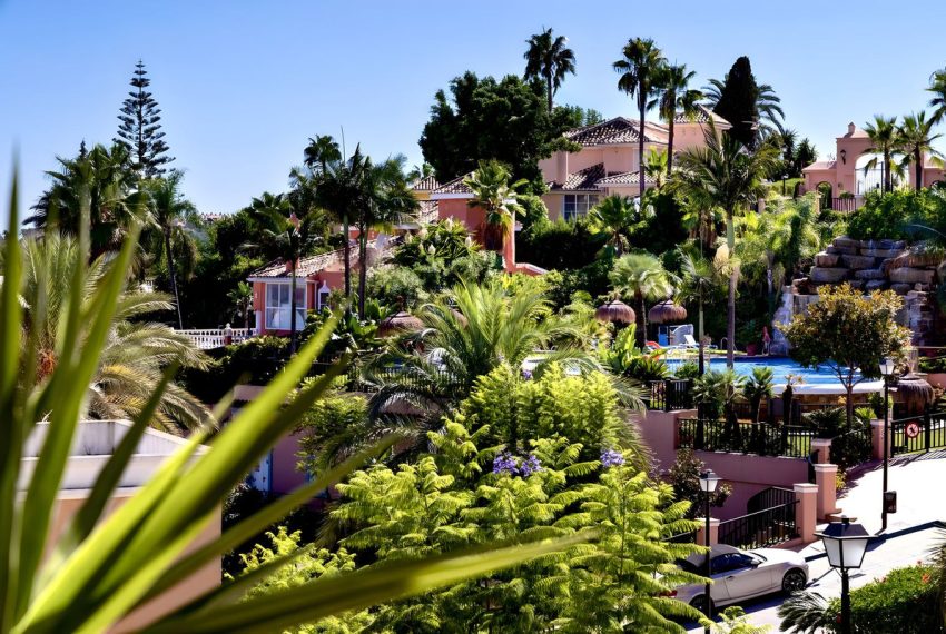 R5079052-Townhouse-For-Sale-Nueva-Andalucia-Terraced-4-Beds-276-Built-18