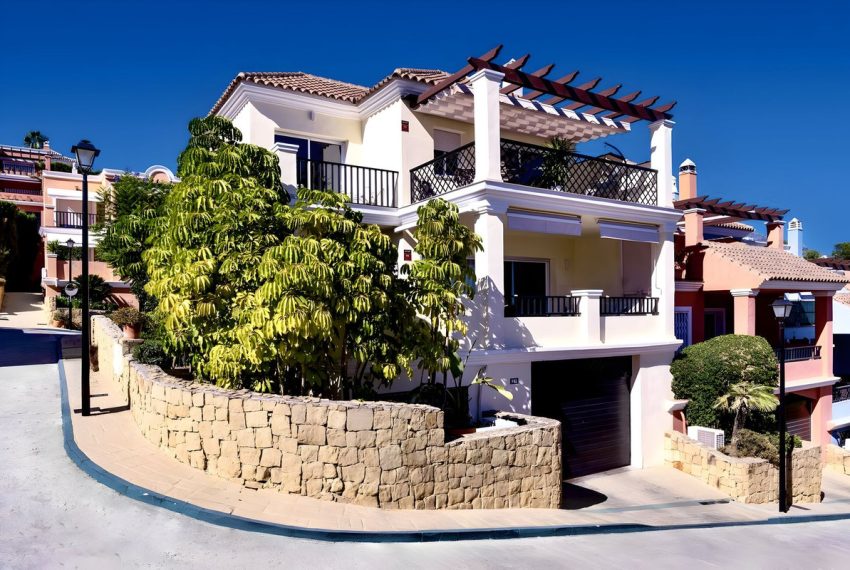R5079052-Townhouse-For-Sale-Nueva-Andalucia-Terraced-4-Beds-276-Built