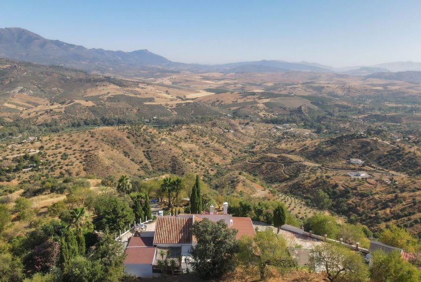 R5079136-Villa-For-Sale-Guaro-Detached-3-Beds-208-Built-3