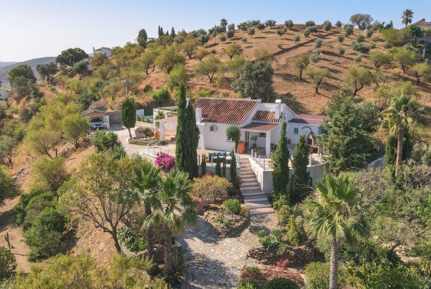 R5079136-Villa-For-Sale-Guaro-Detached-3-Beds-208-Built