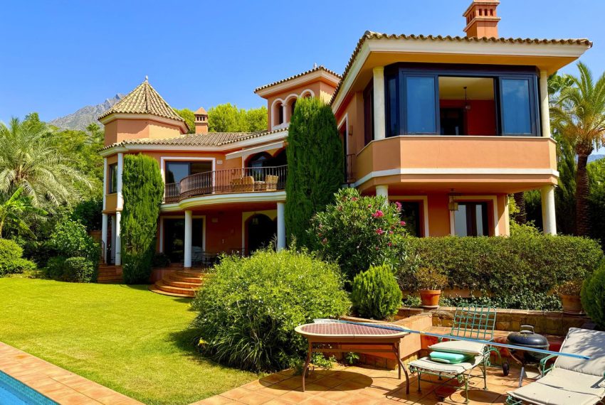 R5079865-Villa-For-Sale-Sierra-Blanca-Detached-4-Beds-562-Built-1