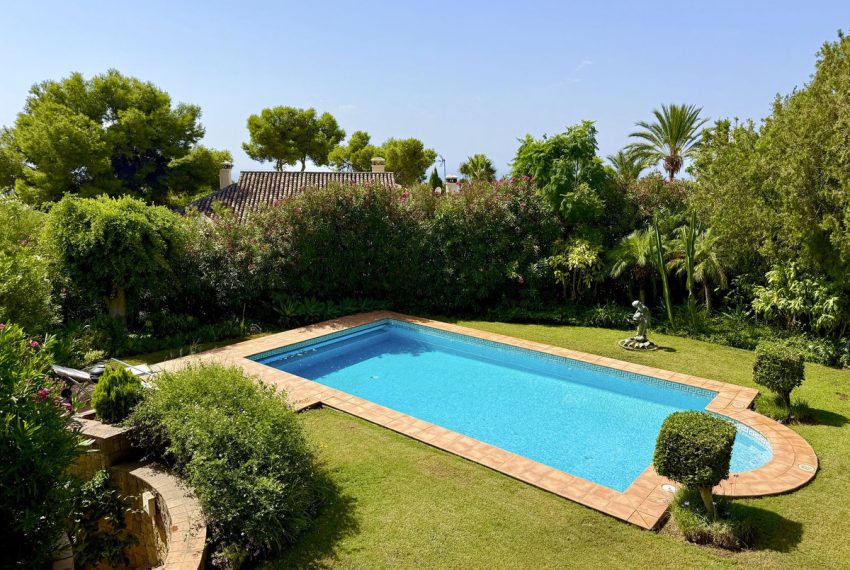 R5079865-Villa-For-Sale-Sierra-Blanca-Detached-4-Beds-562-Built-2