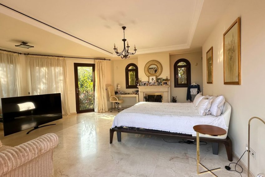 R5079865-Villa-For-Sale-Sierra-Blanca-Detached-4-Beds-562-Built-8